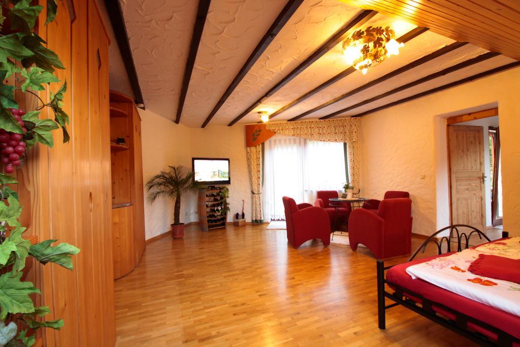 Luxus Appartement Schwarzwald Bei Freiburg 4 Schlafzimmer Sauna Solden Room photo